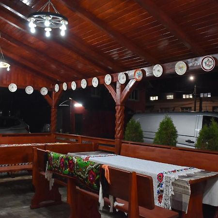Hotel Floare De Colt Berbesti Esterno foto
