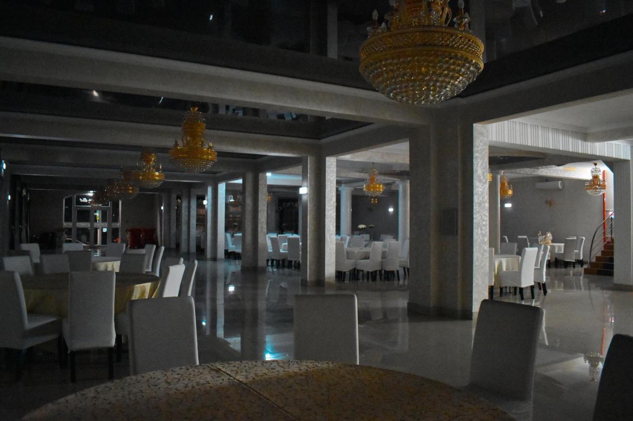 Hotel Floare De Colt Berbesti Esterno foto